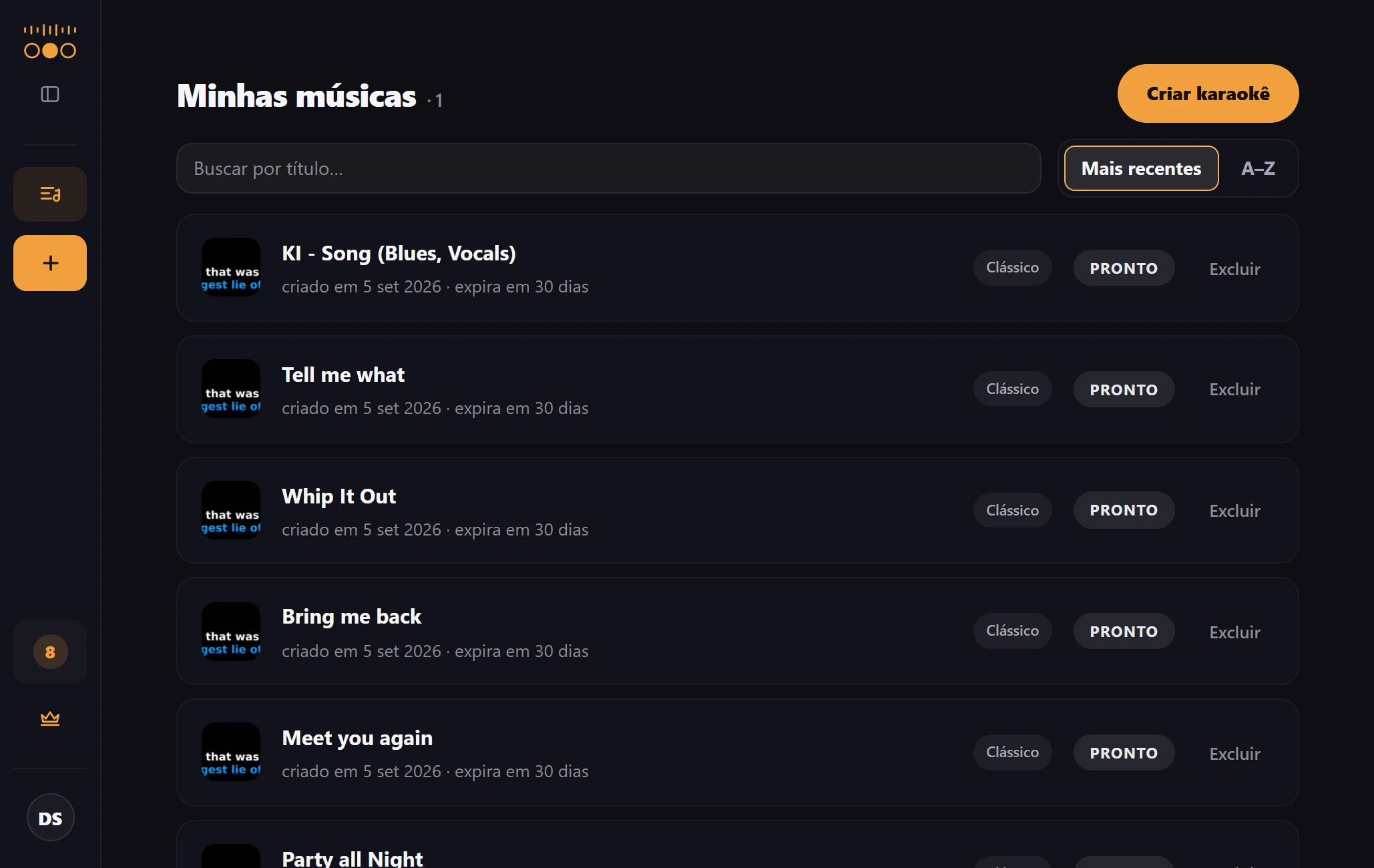 Tela Minhas músicas com a lista de karaokês da conta, cada um mostrando o título, a data de criação e o aviso de que expira em 30 dias.